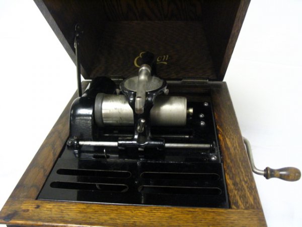 EDISON AMBEROLA TABLE TOP VICTROLA MODEL 30L 12 3/ - 6