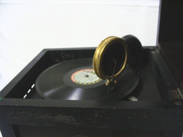 CHILDS MINI VICTROLA; TIN CASE & WOODEN FRAME; HAS - 7
