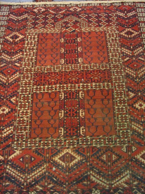 ORIENTAL RUG; 5 FT 1 IN X 3 FT 11 IN - 2