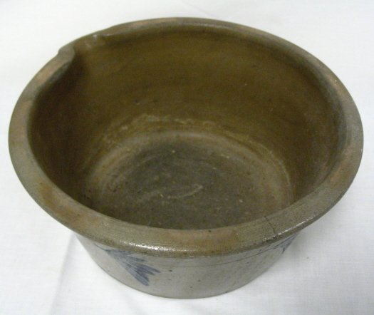 BLUE DECORATED STONEWARE BOWL W/POURING LIP; HAIRL - 4