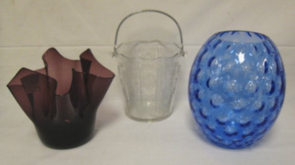 3 PC COLORED & ETCHED GLASS; LOT CONSISTS OF A BRIG: 3 PC COLORED & ETCHED GLASS; LOT CONSISTS OF A BRIGHT BLUE THUMBPRINT VASE (7 1/2 IN H, HAS A COUPLE OF TINY INNER RIM NICKS), AN ELEGANT ETCHED ICE BUCKET (5 3/4 IN H EXCLUDING HANDLE) AND A BLOWN AM