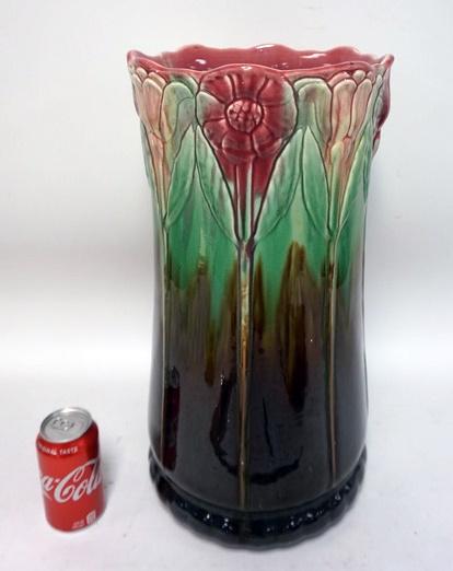 MAJOLICA UMBRELLA STAND (1 of 2)