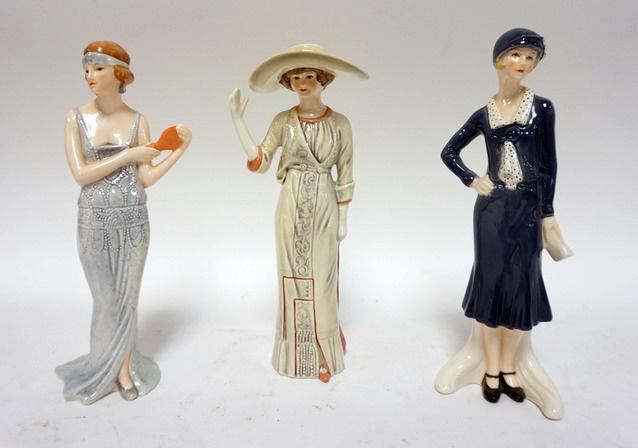GOEBEL FASHIONS ON PARADE: GOEBEL FASHIONS ON PARADE, LOT OF 3. SILVER LACE AND RHINESTONES 1922, PROMENADE AT NICE 1912 AND 1 UNTITLED.