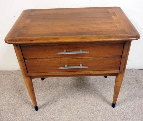 MID CENTURY MODERN STAND (1 of 3)