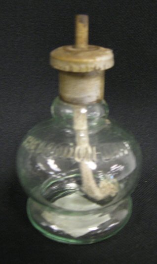 *THE LONDON LAMP* MINIATURE LAMP; PALE GREEN; 4 1