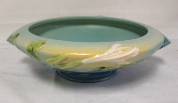 GREEN ROSEVILLE POTTERY VASE; 6 1/4 IN H - 2