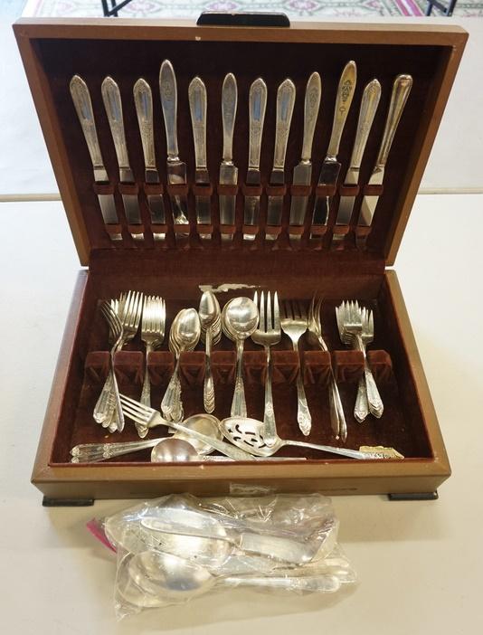 COMMUNITY PLATE FLATWARE (1 of 1)