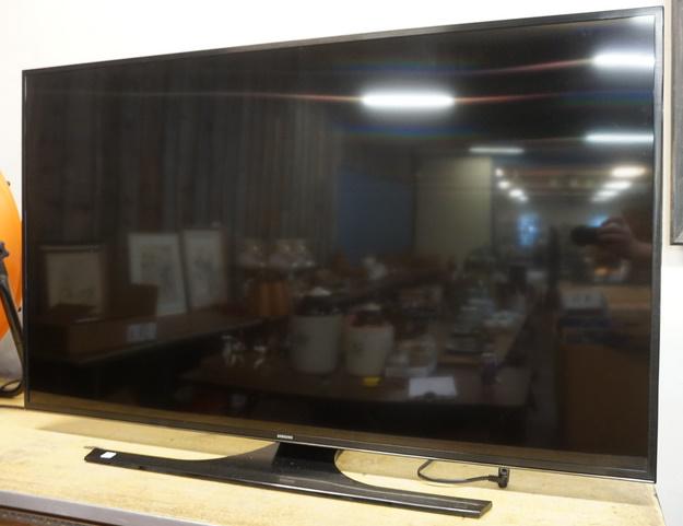 55 IN SAMSUNG TV (1 of 1)