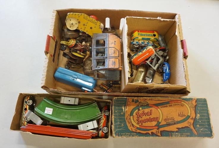LOT TOY SPIRAL SPEEDWAY, ETC (1 of 1)