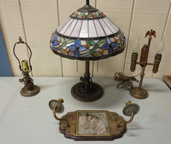 LIGHTING LOT: LIGHTING LOT-CONTEMPORARY LEADED GLASS LAMP