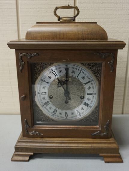 HAMILTON BRACKET CLOCK (1 of 1)