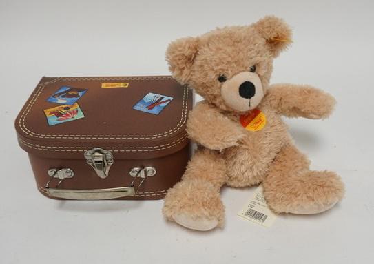 STEIFF TEDDY BEAR IN ORIGINAL CARRYING CASE (1 of 3)