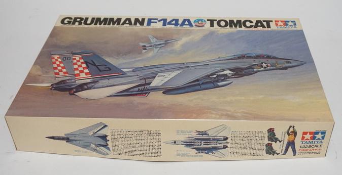 TAMIYA GRUMMAN F-14A TOMCAT 1/32 SCALE (1 of 3)