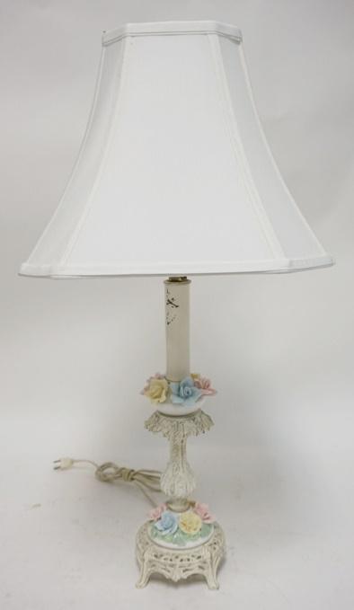 PORCELAIN & METAL TABLE LAMP (1 of 2)