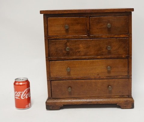 ANTIQUE 5 DRW MINIATURE CHEST (1 of 5)