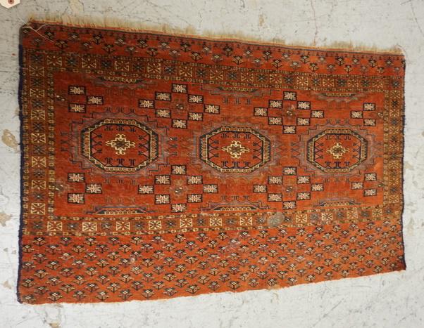 RED ORIENTAL THROW RUG (1 of 1)