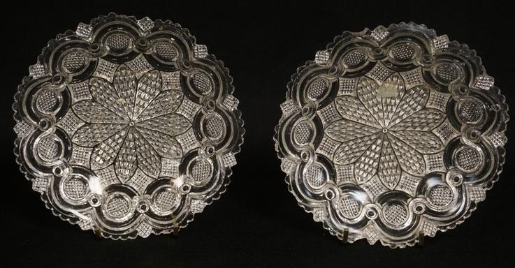 2 LACEY FLINT GLASS 6 1/2 IN BOWLS (1 of 2)