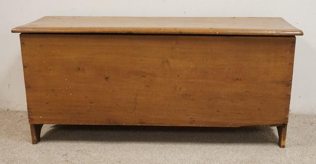 COUNTRY BLANKET CHEST (1 of 3)