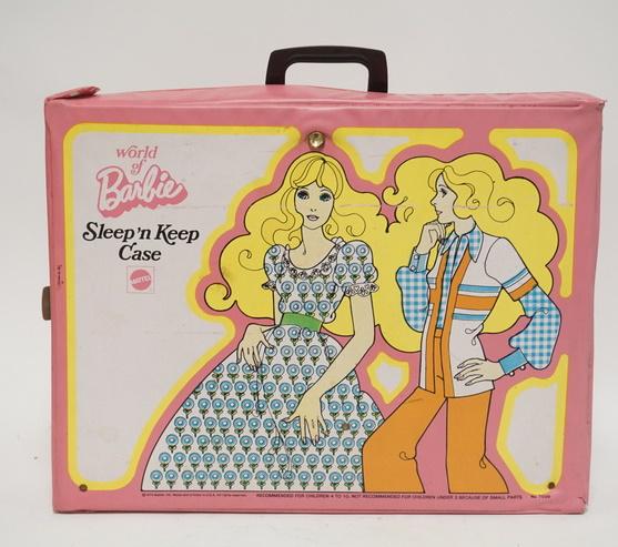 WORLD OF BARBIE SLEEP N KEEP CASE 1974 W/ DOLLS &: WORLD OF BARBIE SLEEP N KEEP CASE 1974 W/ DOLLS & ACCESSORIES AS FOUND IN THE HOME