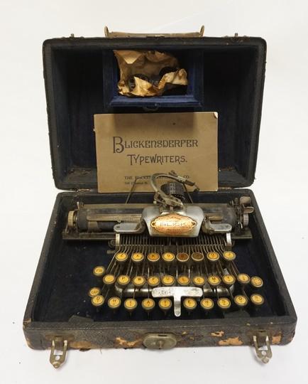 BLICKENSDERFER ALUMINUM FEATHERWEIGHT TYPEWRITER WITH (1 of 6)