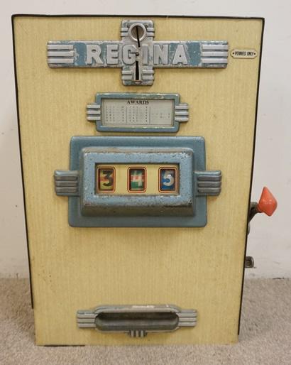ANTIQUE REGINA PENNY SLOT MACHINE (1 of 3)