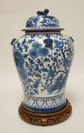 LARGE BLUE & WHITE ASIAN COVERED URN W/ WOODEN BASE (1 of 2)