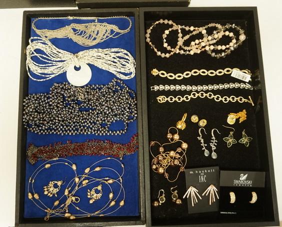 JEWELRY LOT: LOT OF COSTUME JEWELRY INCLUDING MIRIAM HASKELL, SWAROVSKI, ETC