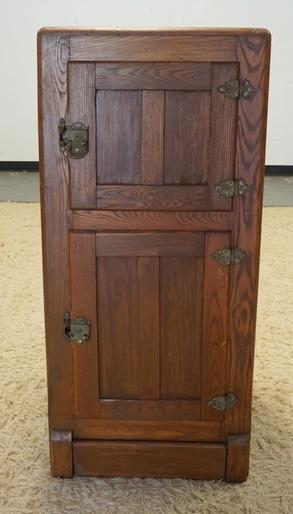 ANITIQUE OAK ICE BOX (1 of 2)