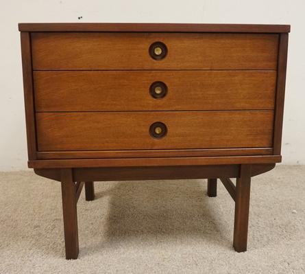 MCM 3 DRW NIGHTSTAND: MCM 3 DRW NIGHTSTAND, 26 IN X 18 3/4 IN X 25 IN HIGH