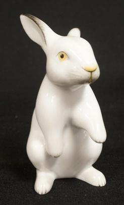 KPM POCELAIN RABBIT: KPM PORCELAIN RABBIT, HAND PAINTED, 4 3/4 IN H
