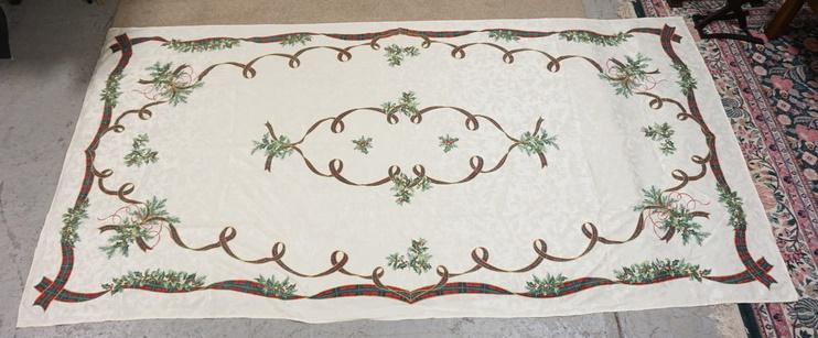 2 TABLE CLOTHES & 24 NAPKINS (1 of 3)