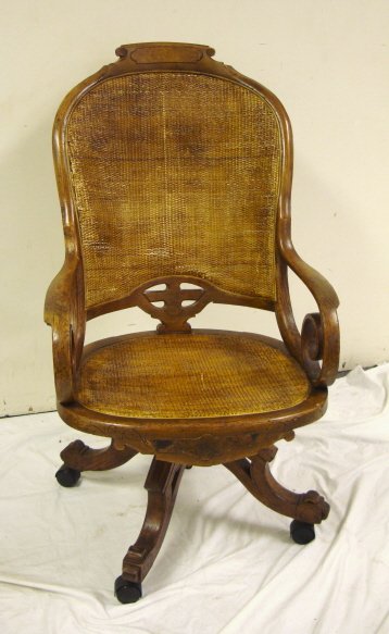 VICTORIAN SWIVEL DESK CHAIR W/BENTWOOD ARMS; 44 1 - 2