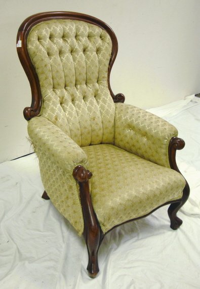 WALNUT VICTORIAN ARM CHAIR, TUFTED BACK; 39 3/4 I - 2