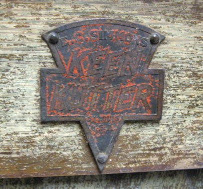 KEEN KUTTER HANGING TOOL CABINET; 25 3/4 IN H, 17 - 2