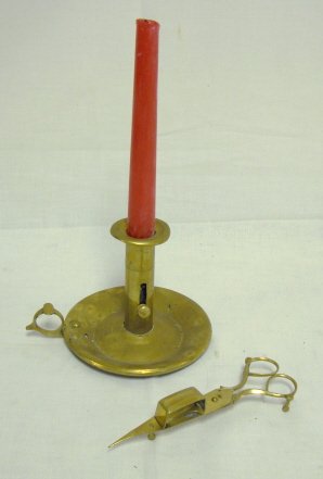 BRASS PUSH UP CHAMBER STICK W/SCISSOR FORM SNUFFE