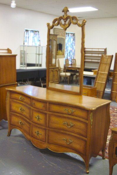 UNION NATIONAL, JAMESTOWN, NY 9 DR DRESSER W/MIRR