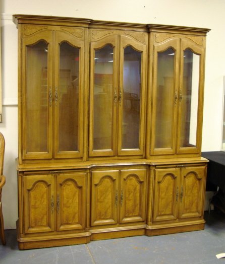 LIGHTED BREAKFRONT W/BURL BANDING & PANELS; HAS 6