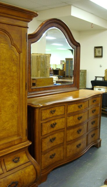 MASSIVE THOMASVILLE ERNEST HEMINGWAY COL 3 PC BED - 2