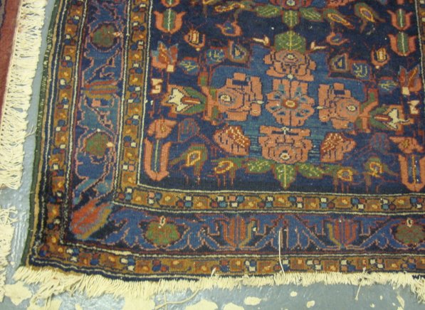 3 FT 6 IN X 5 FT 6 IN PERSIAN RUG - 2