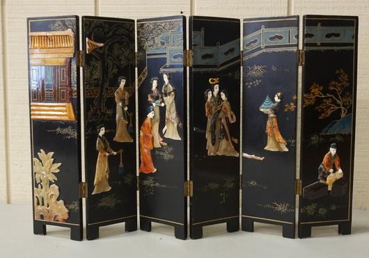 TABLE TOP ASIAN FOLDING SCREEN (1 of 3)