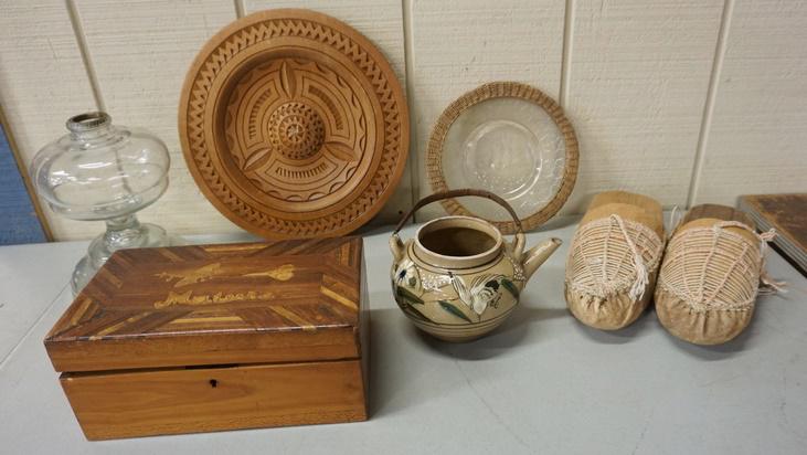 LOT MISC ITEMS W/INLAID BOX & KERO LAMP (1 of 4)