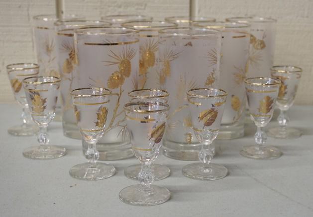 LOT OF FROSTED GOLD DECORATED MID CENTURY GLASSWARE (1 of 3)