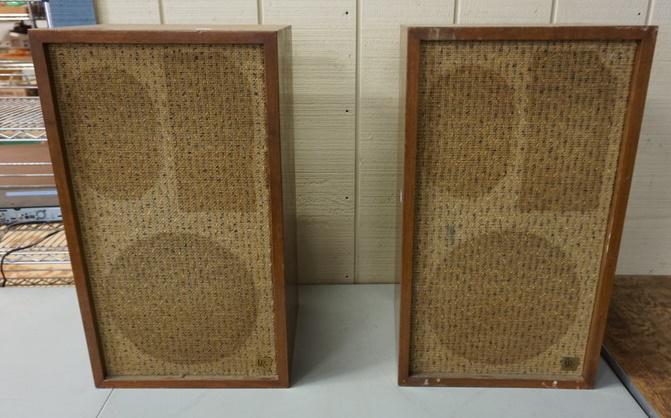 VINTAGE ACOUSTIC RESEARCH SPEAKERS (1 of 2)