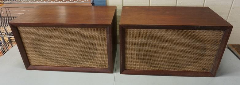 VINTAGE LAFAYETTE SPEAKERS: VINTAGE LAFAYETTE SPEAKERS, VENEER LOSS TO TOPS