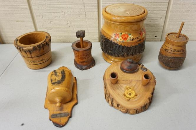 LOT OF WOODEN TREE SOUVENIR ITEMS (1 of 2)