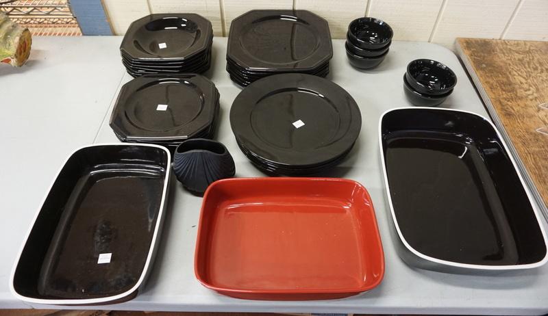 LOT OF DINNERWARE (1 of 1)