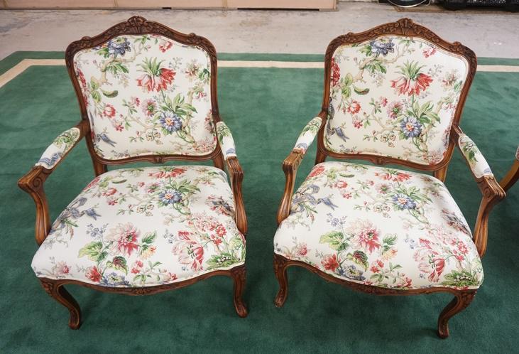 NICE CLEAN PAIR OF ORNATELY CARVED FRENCH STYLE ARM CHA (1 of 5)