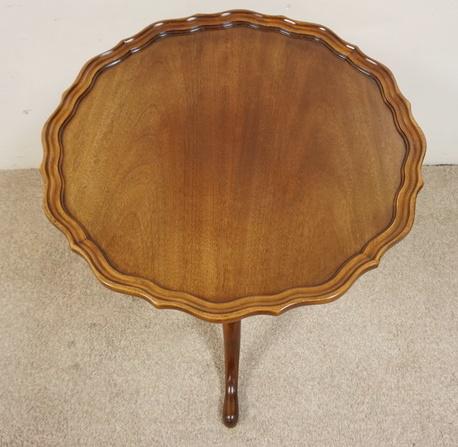 SNAKE FOOT PIE CRUST TEA TABLE (1 of 2)