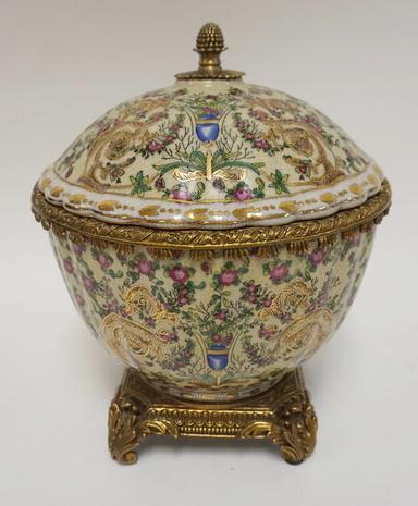 CONTEMPORARY PORCELAIN COVERED JAR (1 of 4)