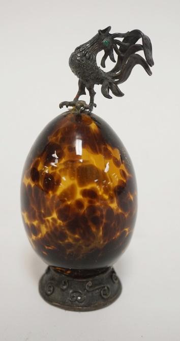 TORTOISE SHELL GLASS EGG W/METAL CROWING ROOSTER (1 of 5)